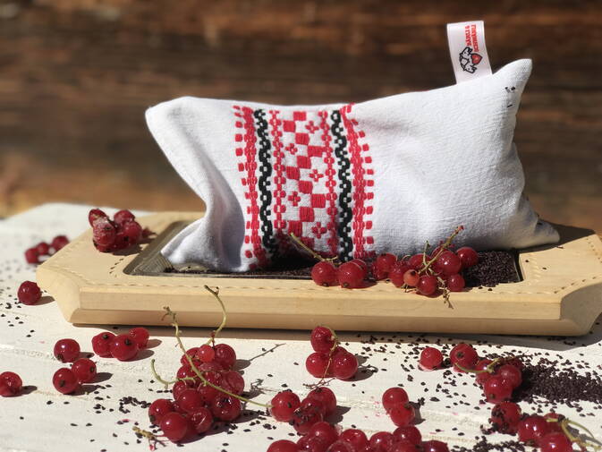 Wellness Säckli aus antikem Bauernleinen mit getrockneten Johannisbeerkernen Wellness Säckli aus antikem Bauernleinen mit getrockneten Johannisbeerkernen