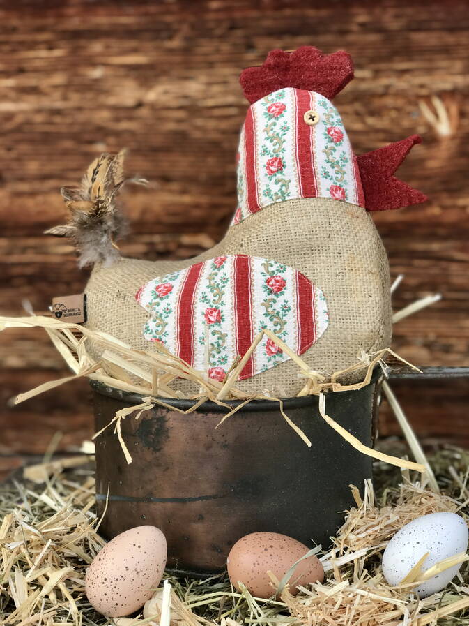 Deko Osterhuhn mit antikem Bauernleinen Deko Osterhuhn mit antikem Bauernleinen
