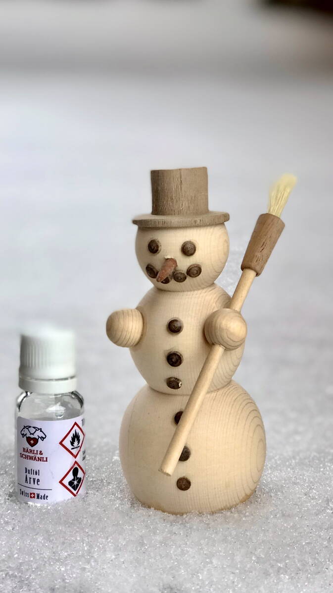 handgedrechselter Schneemann aus Arvenholz + Duftöl handgedrechselter Schneemann aus Arvenholz + Duftöl