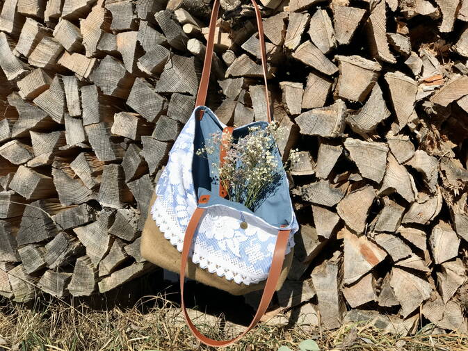 Heimatliebe Shopper aus altem Bauernleinen mit Ledergriffen Heimatliebe Shopper aus altem Bauernleinen mit Ledergriffen