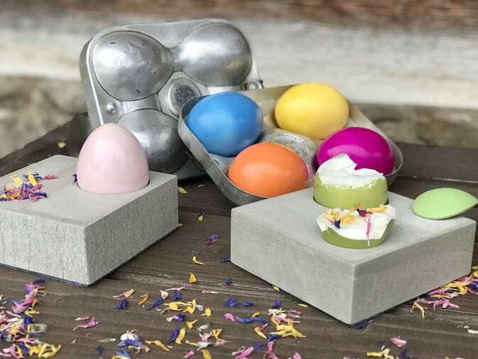 Design Beton-Eierbecher mit Edelweiss oder unbemalt Design Beton-Eierbecher mit Edelweiss oder unbemalt