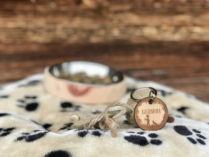 Buchenholz Schlüsselanhänger für Hundepapas und Hundemamas Buchenholz Schlüsselanhänger für Hundepapas und Hundemamas