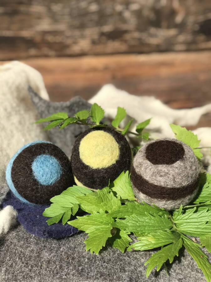 Katzen Bälle, handgefilzt mit Baldrian Katzen Bälle, handgefilzt mit Baldrian