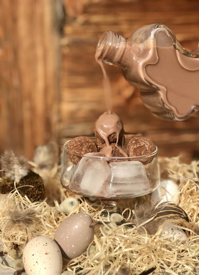 feinste Eierlikörpralinen mit Kirsch von Streuobstwiesen