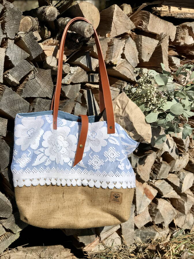 Upcycling Shopper mit altem Bauernleinen und Leder