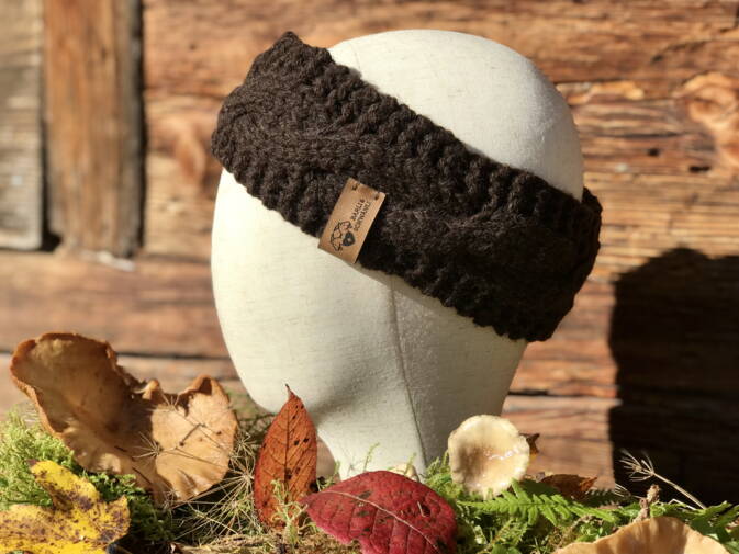 handgestrickte Stirnbänder aus Schweizer Wolle mit Bio Merino Fleece