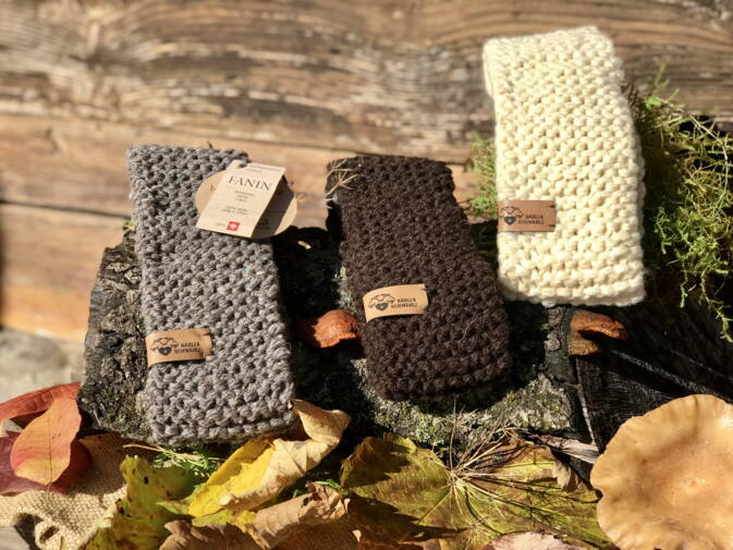 handgestrickte Stirnbänder aus Schweizer Wolle mit Bio Merino Fleece