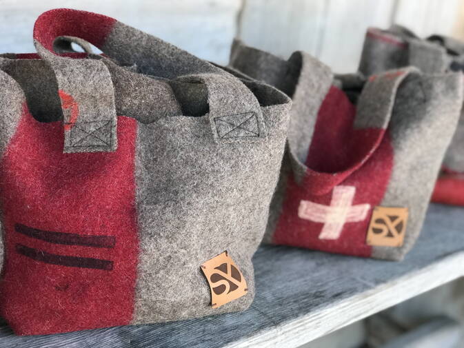 Bieflaschentaschen aus Militärdecke für Simplyfine Thun Bieflaschentaschen aus Militärdecke für Simplyfine Thun