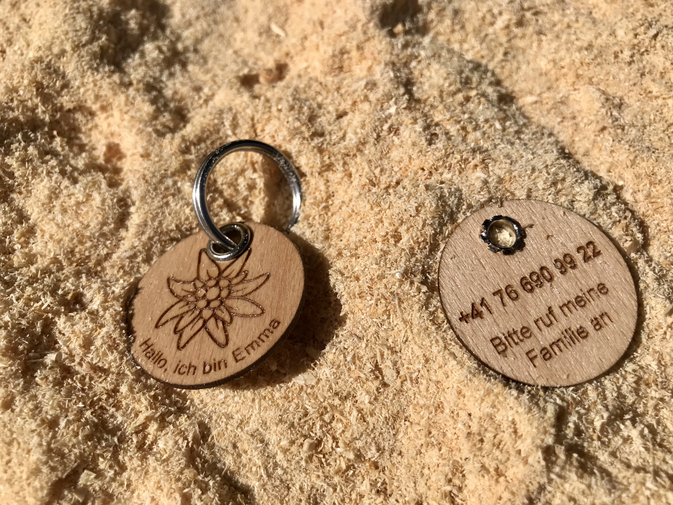 Hundehalsband Anhänger aus Holz "Edelweiss"