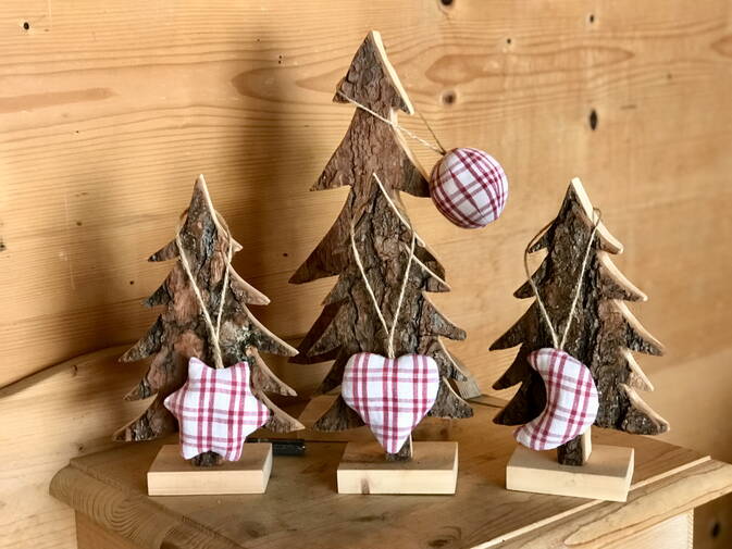 Weihnachtsbaumschmuck gefüllt mit Arvenspänen, Set rot weiss karriert Weihnachtsbaumschmuck gefüllt mit Arvenspänen, Set rot weiss karriert