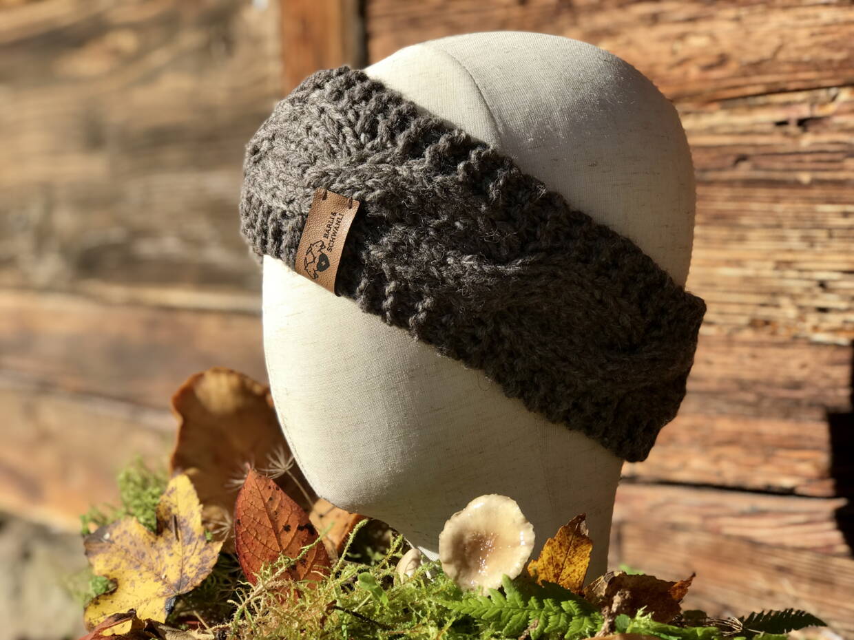 handgestrickte Stirnbänder aus Schweizer Wolle mit Bio Merino Fleece handgestrickte Stirnbänder aus Schweizer Wolle mit Bio Merino Fleece