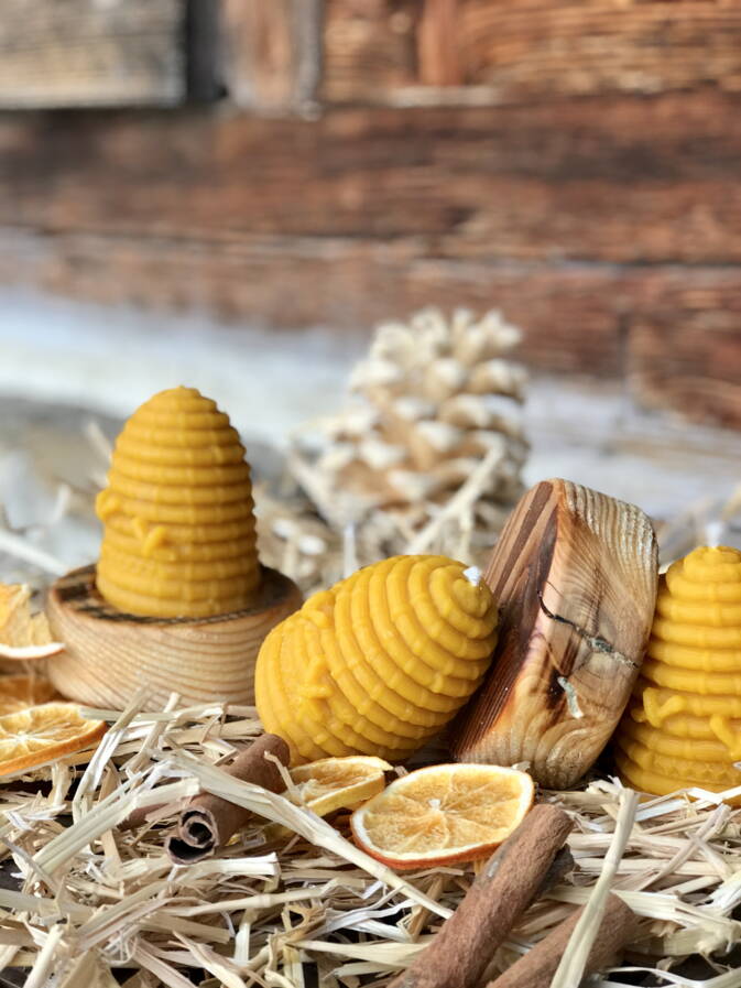 Bienenkorb Kerze aus Emmentaler Bienenwachs Bienenkorb Kerze aus Emmentaler Bienenwachs
