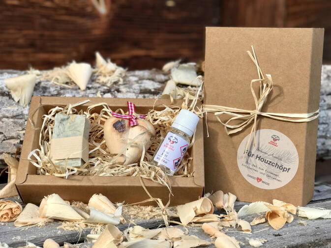 "Für Houzchöpf"Arven-Geschenkset: Bio Arven Seife, Arven Herzli, Duftöl