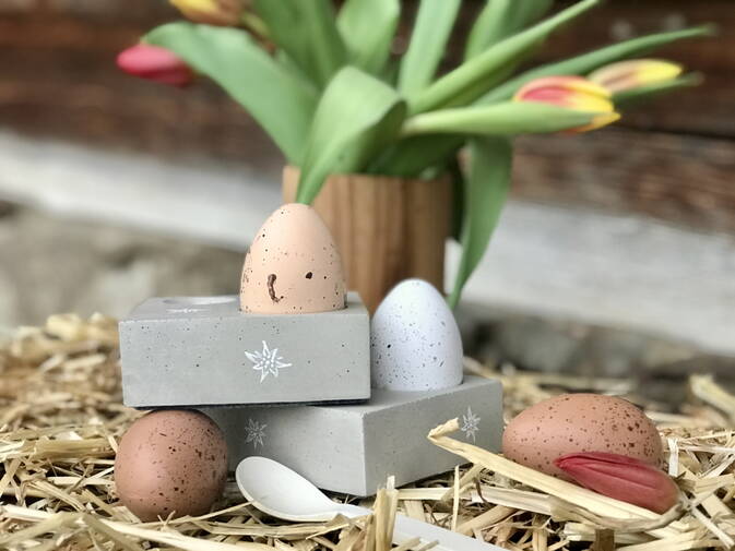 Design Beton-Eierbecher mit Edelweiss oder unbemalt