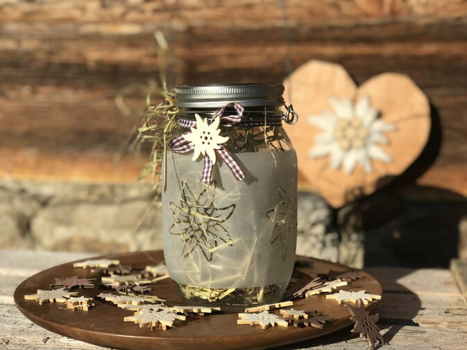 sandgestrahltes Solarlicht mit Edelweiss